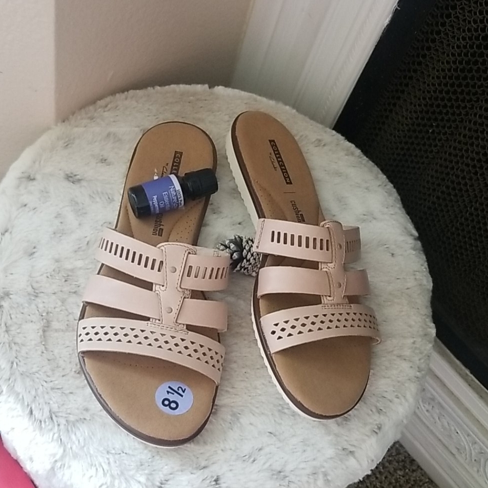 Clark's Cushion, leather sandles , sz 8.5